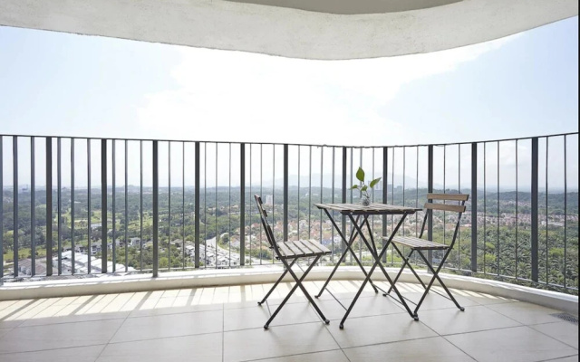 Sky Bungalow Green Beverly Hills