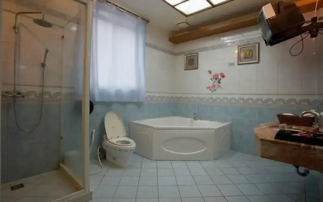 Love Star Motel