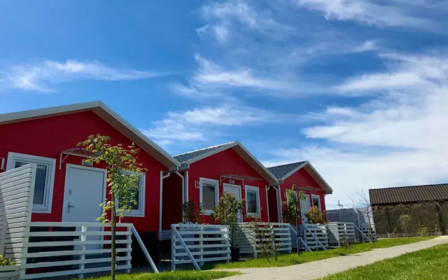 Single-story Holiday Homes, Pool, Playground