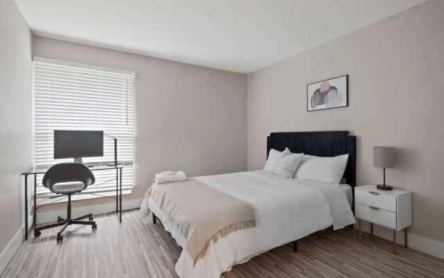 Inviting 2BR 2BA Unit in Rochester Hills