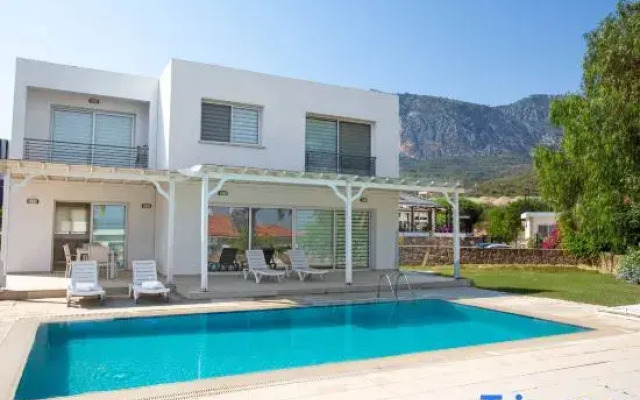 Bitter Orange Villa with Pool by HolidayKeys