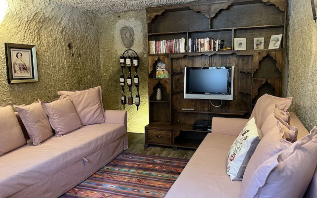 Kayhan Cave Villa