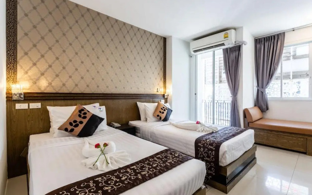 77 Bangla Hotel
