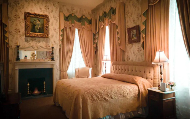The Guest House Historic Mansion