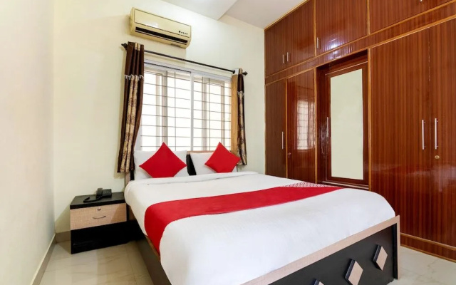 Oyo 22900 Sri Sai Suites