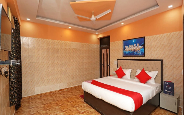 Qlark Rooms & Lawn By OYO Rooms