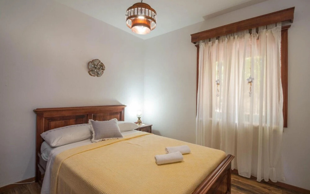 Beautiful Home in Postira With 5 Bedrooms and Wifi