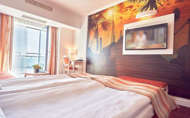 Ibis Constanta