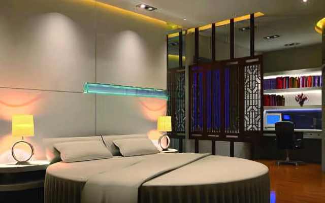 Golden Horse No. 1 Business Hotel