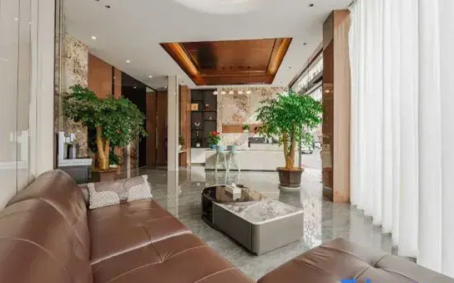 Jinfeng Hotel (Hejing Square Store, Zhaotong Shenggeng Cultural Park)