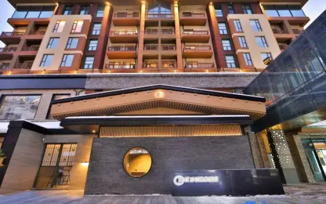 Hyakumangoku Onsen Hotel