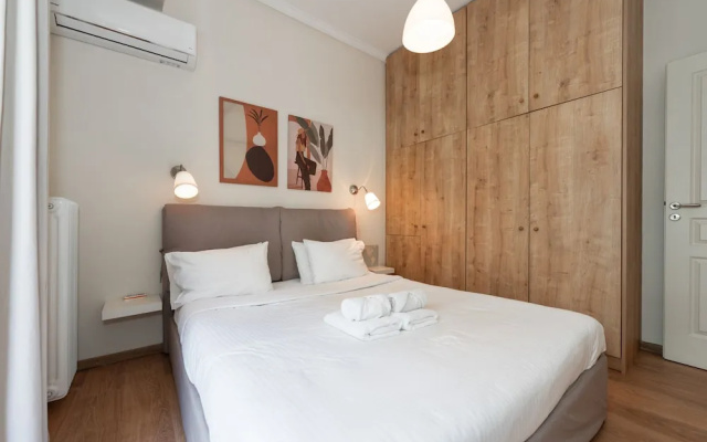 Contemporary Apartment made of Wood and Stone