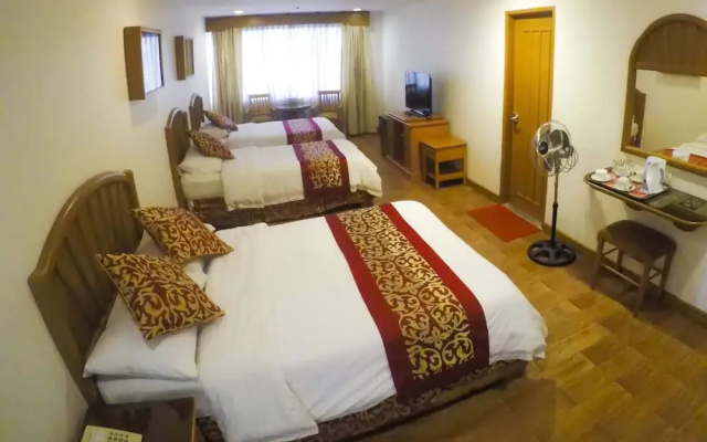Pines View Hotel