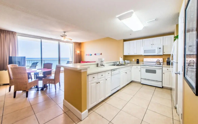 Majestic Beach Towers 1-1706