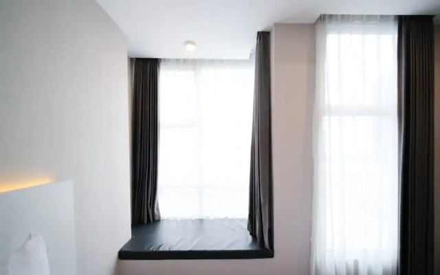 Nice And Comfy Studio At Supermall Mansion Apartment