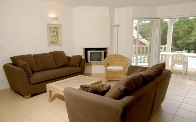 Villa for 8 People With Swimming Pool