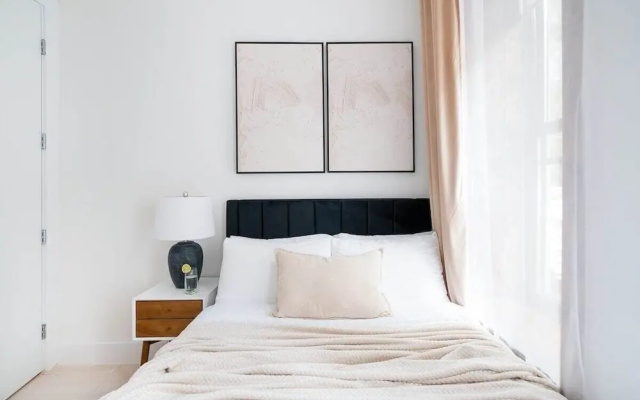 48 Midtown West Apt