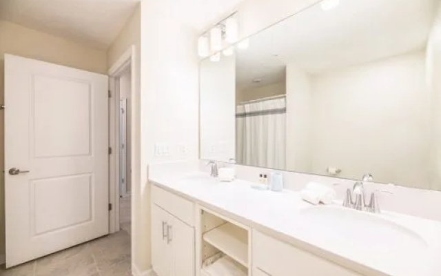 Super cute condo with 2 themed bedrooms