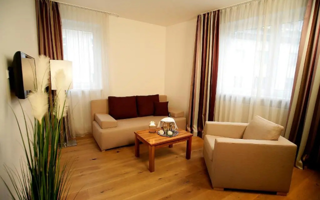 CHRIZZ Rooms