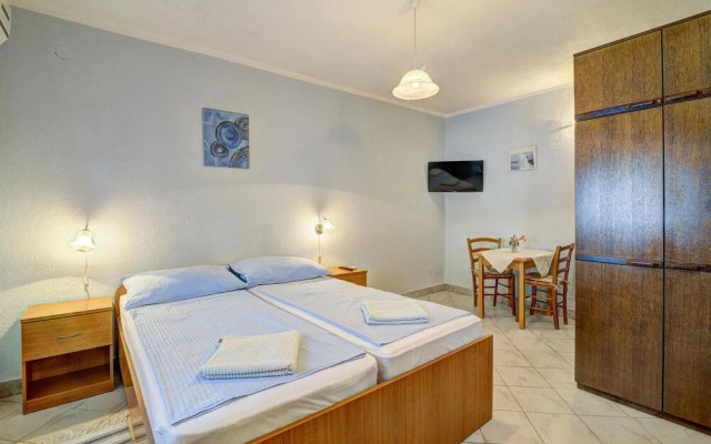 Nice Apartment in Senj With Wifi