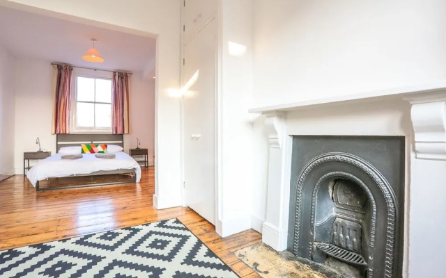 The Glasshouse Escape - 5BDR Victorian Jewel with Modern Twists in Jericho