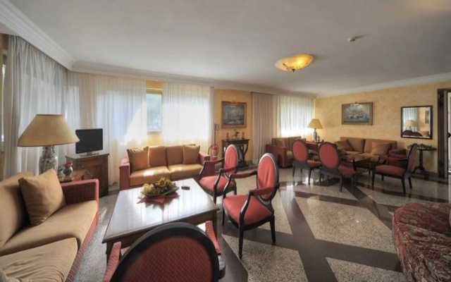 Aurora Garden Hotel