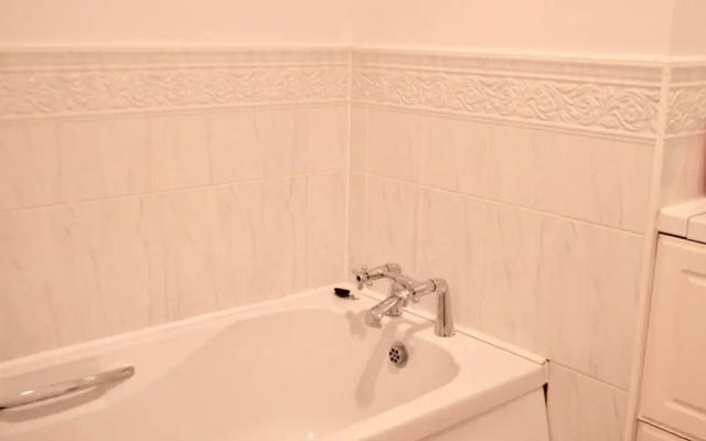 Central Edinburgh 2 Bedroom Apartment