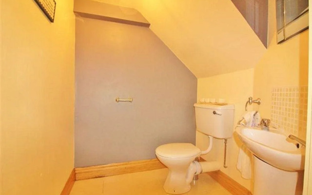 Saleem Holiday House