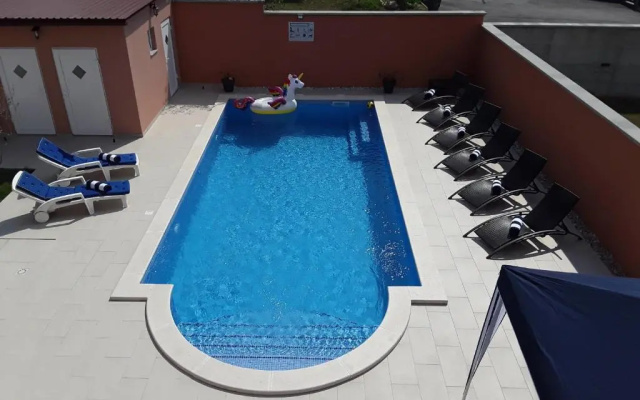 House Monte Cherpo