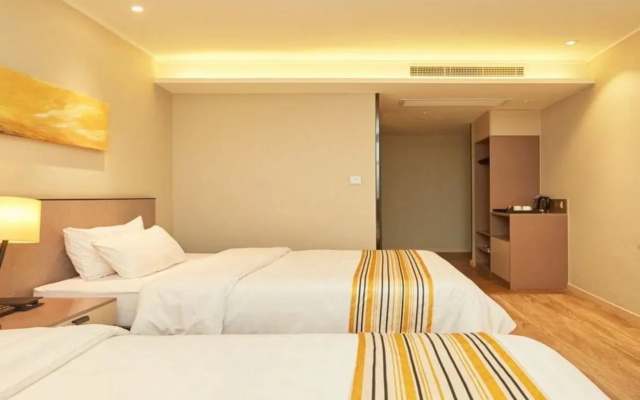 Homeinn Plus Hotel (Shanghai Pudong Airport)