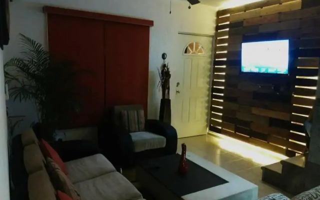 Linda Casita de Cereza