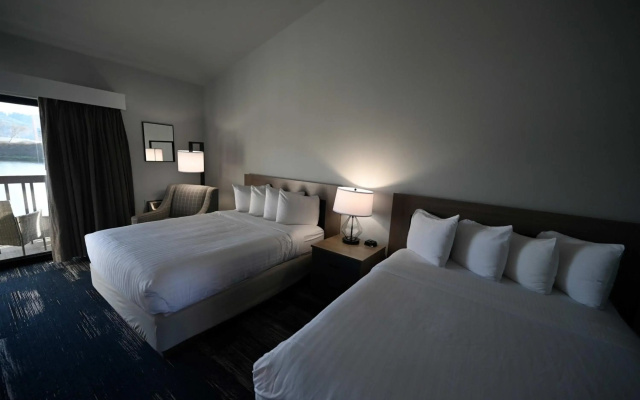 Edgewater Inn and Suites, an Ascend Collection Hotel