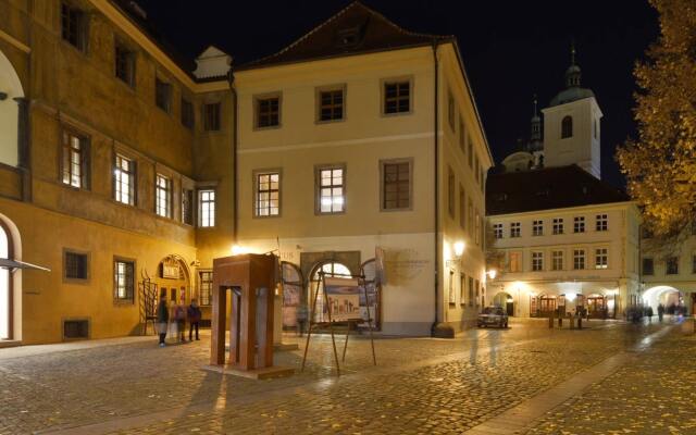 Апартаменты Old Town Boutique Apartments вид на фасад