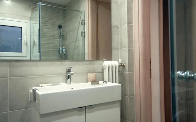 Central & Comfortable, 70m² Apt in Neos Kosmos