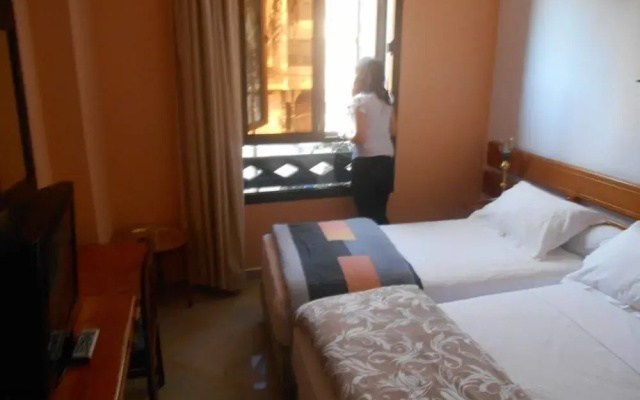 Hotel Babel