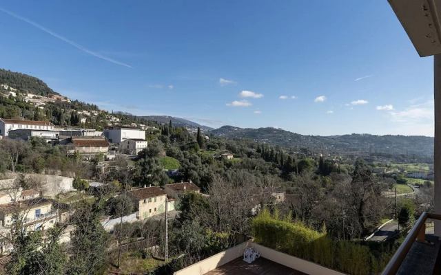 Serene Escape Near Historic Grasse