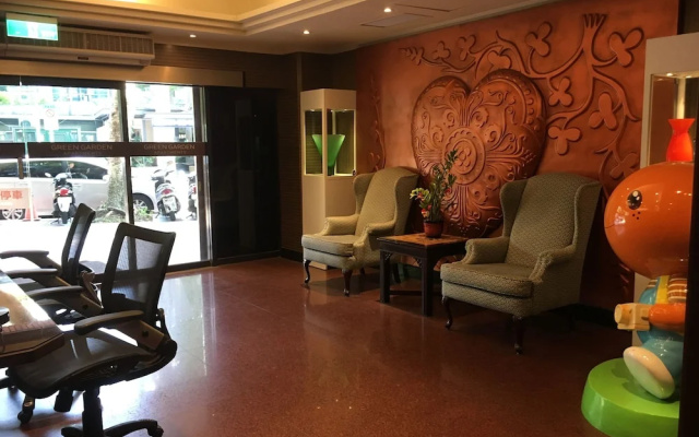 Green Garden Apartments-A