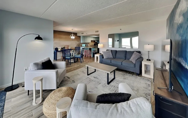 Beachcomber 403 by Distinctive Beach Rentals