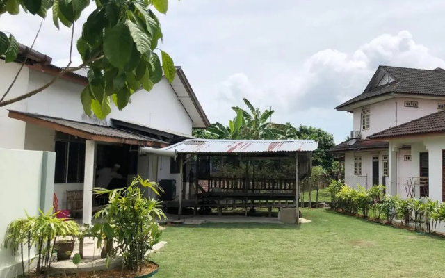 Tokmi retreat home with spacious garden