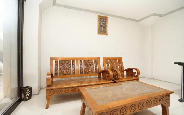 Griya Nina Syariah by OYO Rooms