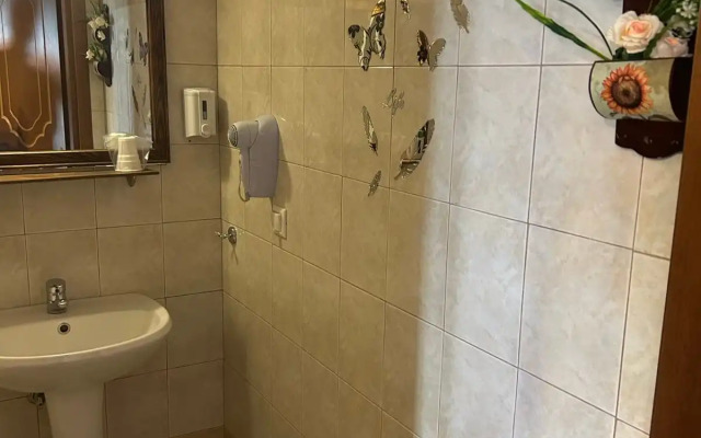 Xenonas Sta Tzakia
