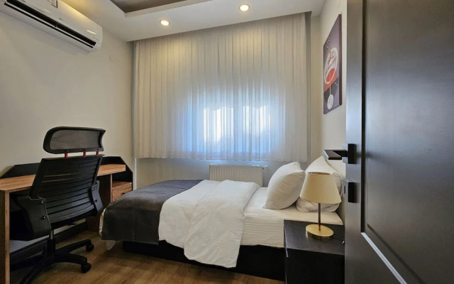 Professionally Maintained Spacious New Suites 2-5