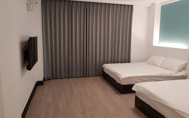Utopia Hostel