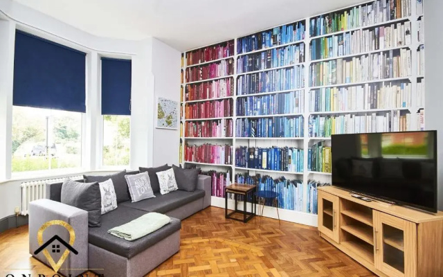 ✰OnPoint -Large House Near Centre with Bar✰