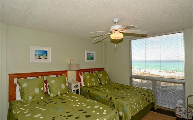 Shoreline Towers 1046 3 Bedroom Condo