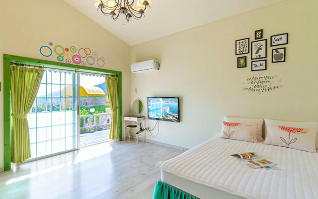 Goseong Sunshine Fullhouse Pension