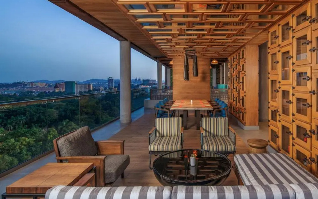 Отель Four Points by Sheraton Kampala