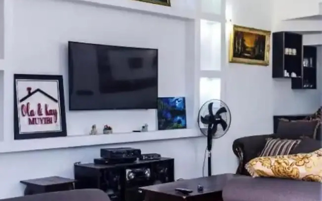 Luxurious Awoyaya Apartment With Private Pool and Garden