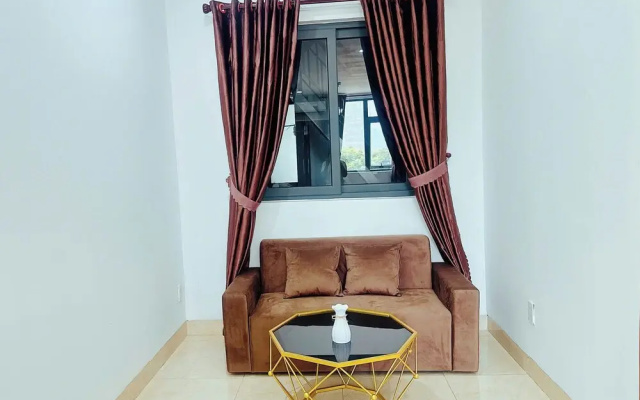 Louis Otis Apartment