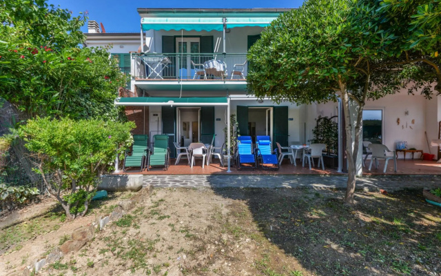 One-room apartment with sea view garden-Maia